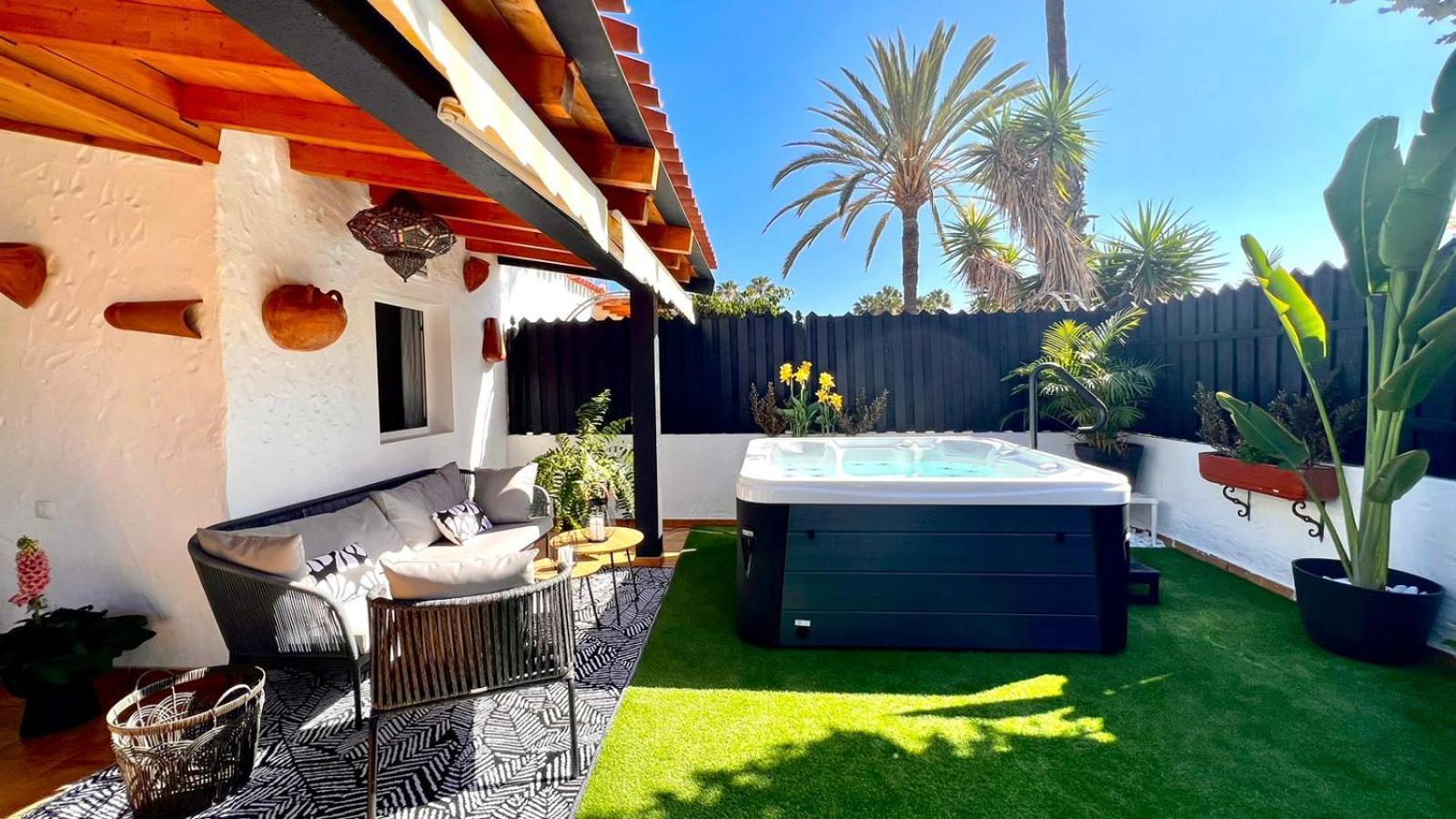 Oasis Beach Holiday Home With Jacuzzi Playa del Ingles  Dış mekan fotoğraf