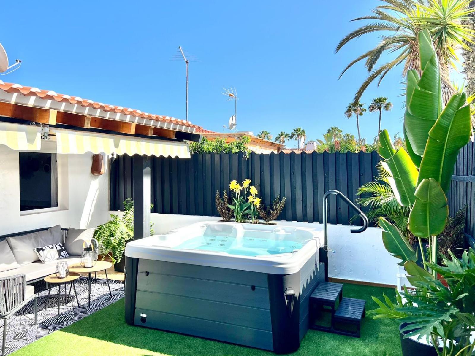 Oasis Beach Holiday Home With Jacuzzi Playa del Ingles  Dış mekan fotoğraf